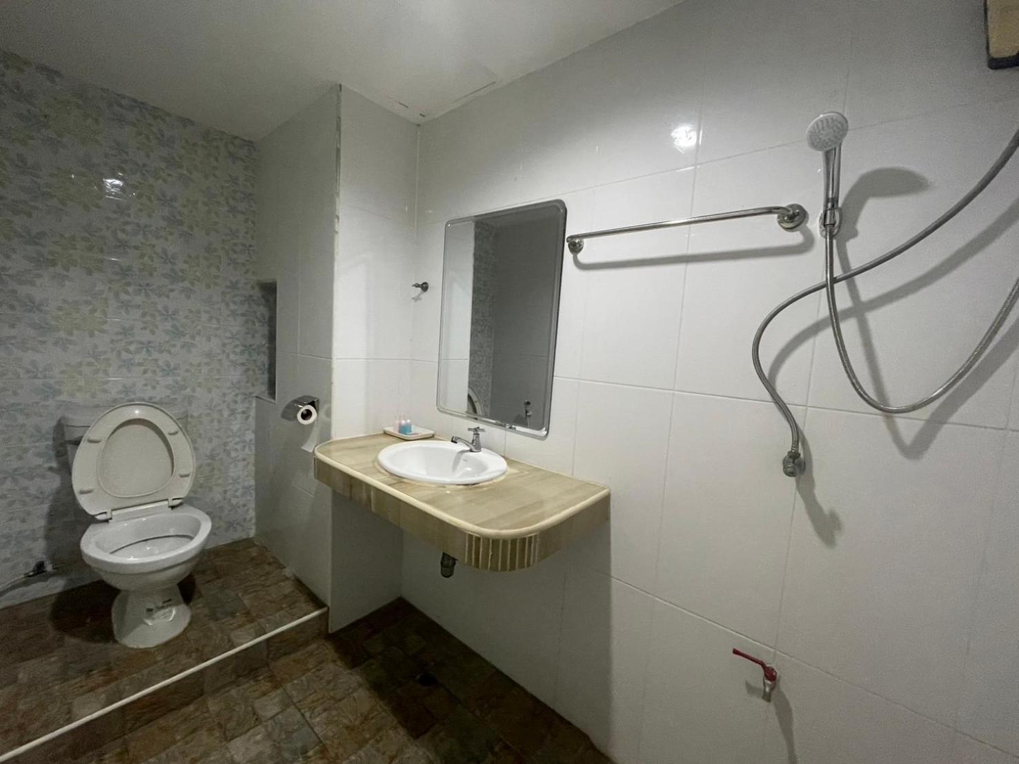 Oyo 75494 President Apartment Pattaja Kültér fotó