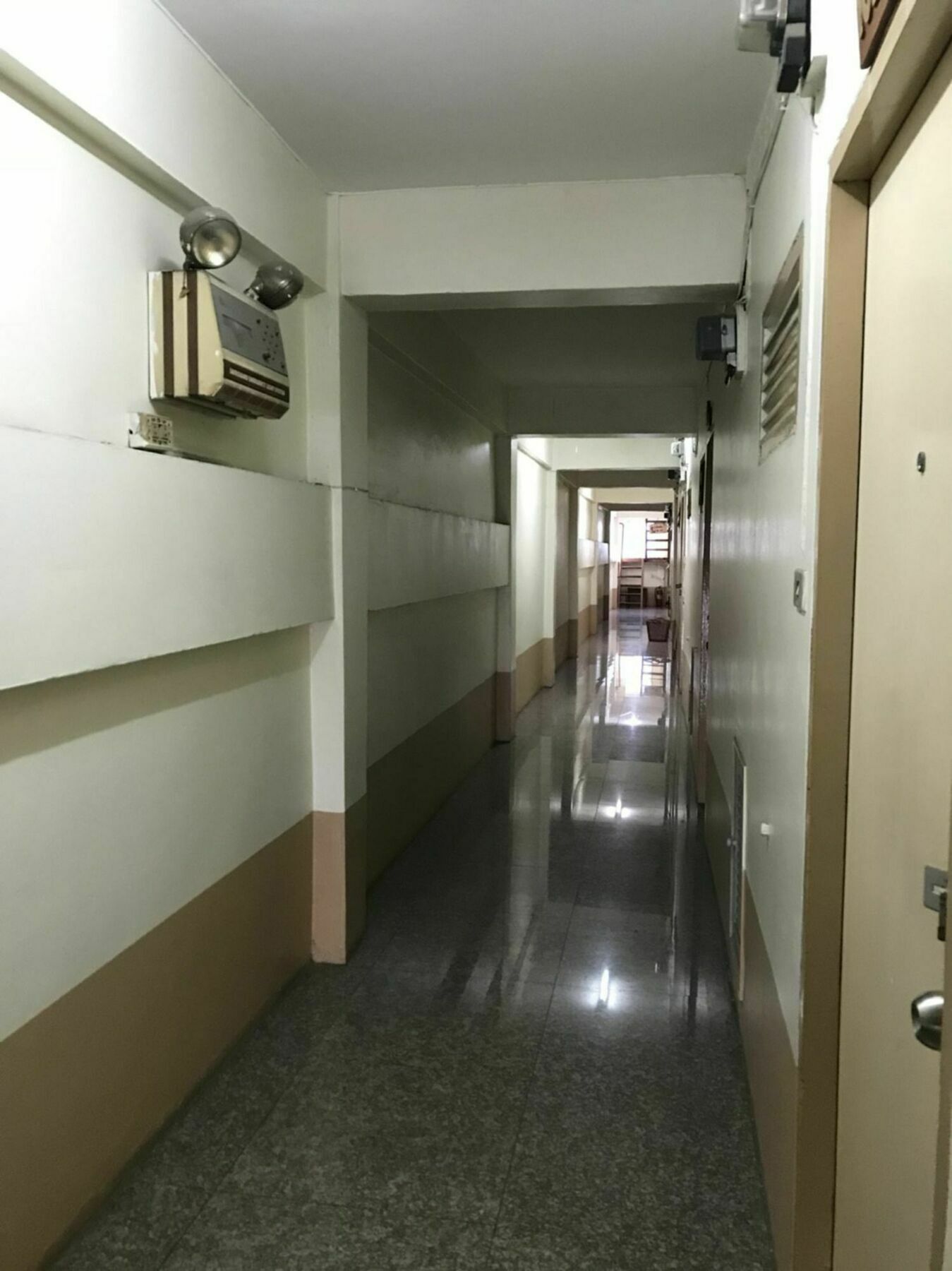 Oyo 75494 President Apartment Pattaja Kültér fotó