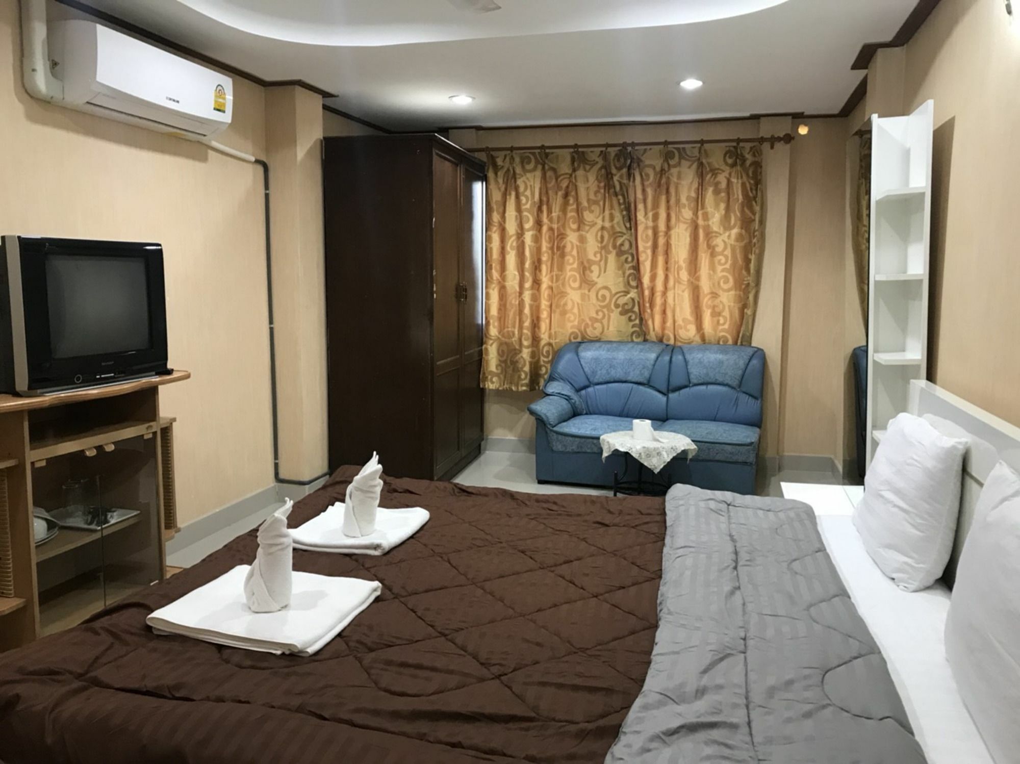 Oyo 75494 President Apartment Pattaja Kültér fotó